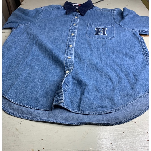 vintage 90’s Tommy Hilfiger d denim button down - Picture 4 of 13